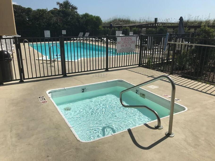 Oceanfront * Pool * Elevator * Boardwalk Apartment Carolina Beach Exterior photo